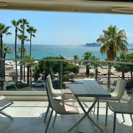 Croisette - Luxurious 2 Bedroom, Panoramic Sea View