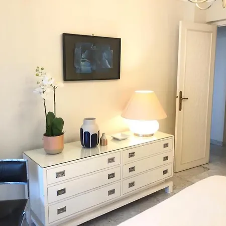 Croisette - Luxurious 2 Bedroom, Panoramic Sea View